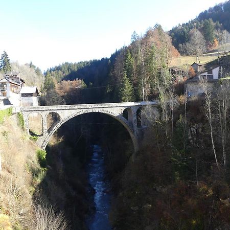 Auberge Des Eglantiers Flumet Exterior foto